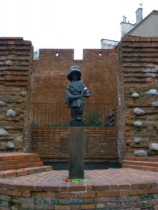 0035__Stare_Miasto_maly_powstaniec_001