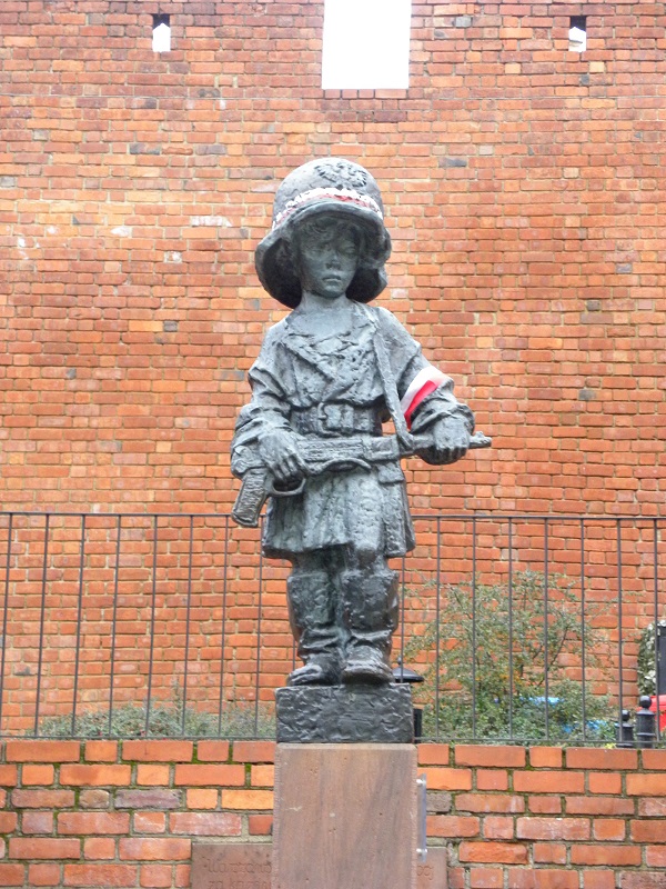 0036__Stare_Miasto_maly_powstaniec_002