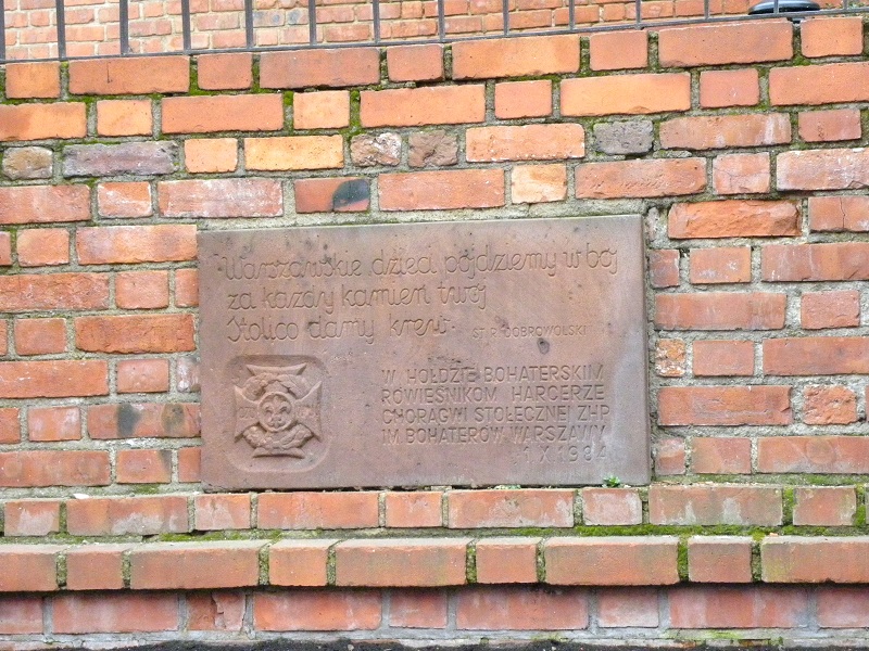 0037__Stare_Miasto_maly_powstaniec_006